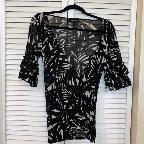 Karen Kane Tops - Karen Kane elbow length sleeve blouse